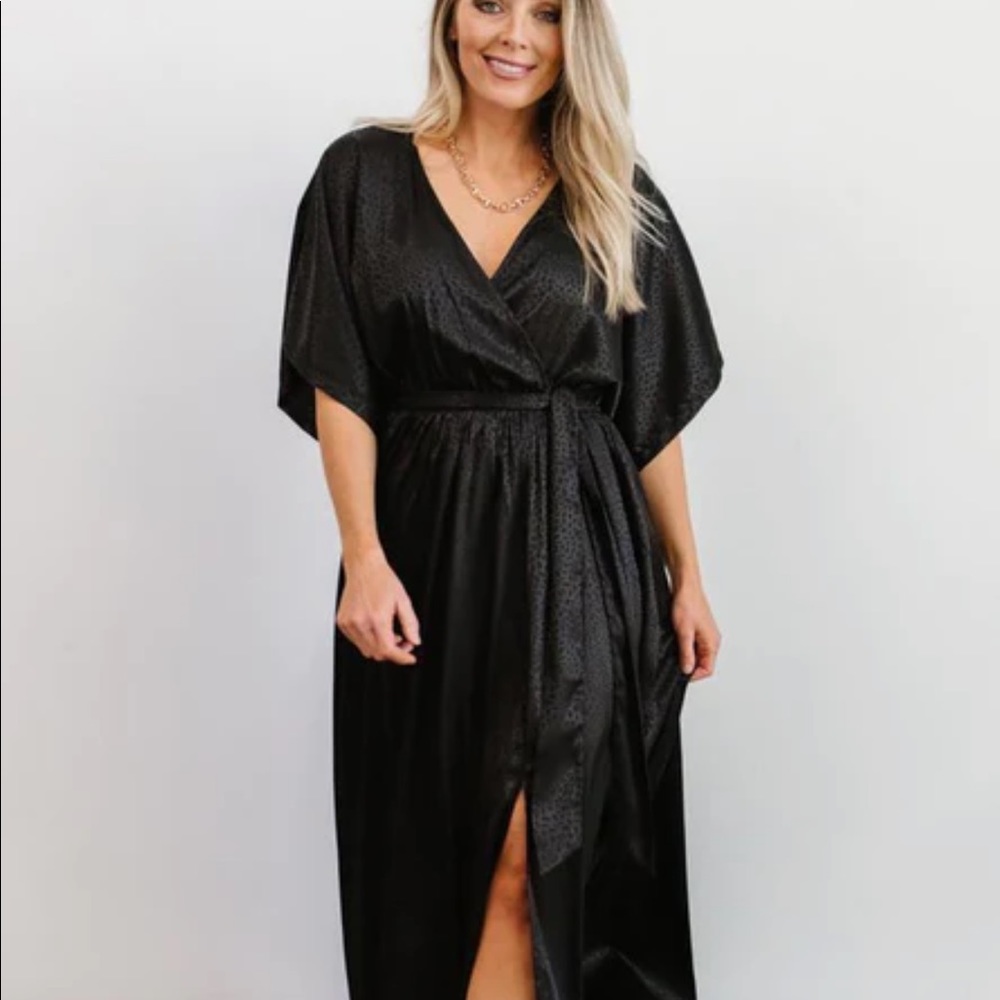 Baltic Born Black Savanah Kimono dress. Size 6. Tags on